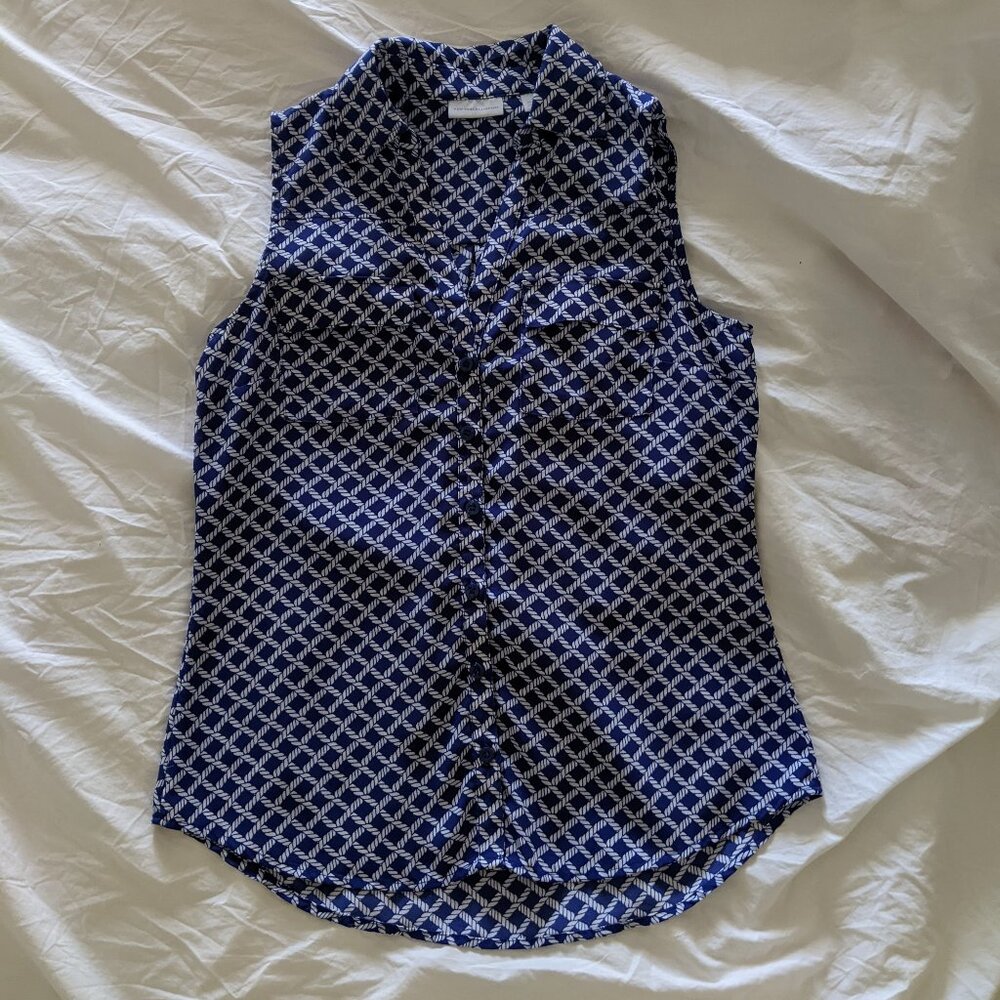 NY&Co sleeveless blouse